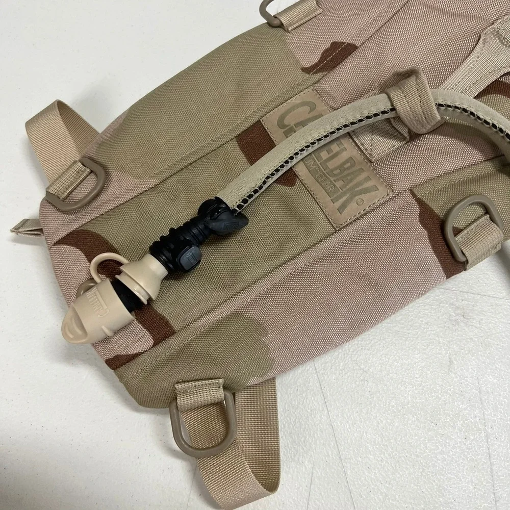 CamelBak Maximum Gear Hydration Pack 2L Desert Camo Cordura‎ Tactical Reservoir